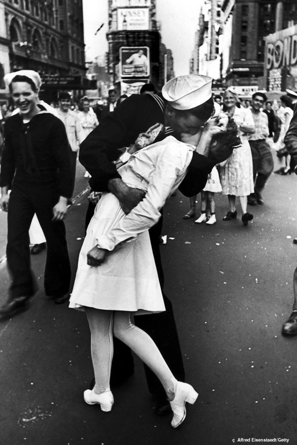 The kissing sailor, Greta Zimmer Friedman, George Mendonsa